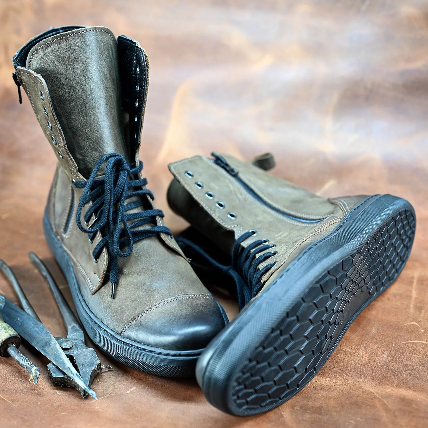 Pánské vysoké kožené boty Liam Hnědé – ručně šité boty z italské kůže | KarolShoes